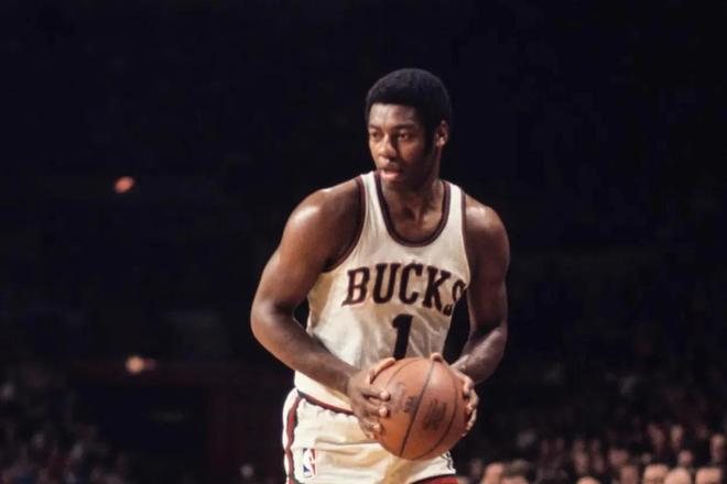 李璇：有个球队主帅最快明天官宣，下赛季应该能换个活法