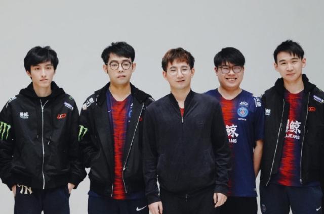 勇士vs鹈鹕前瞻：库里因伤缺席，鹈鹕欲在客场爆大冷