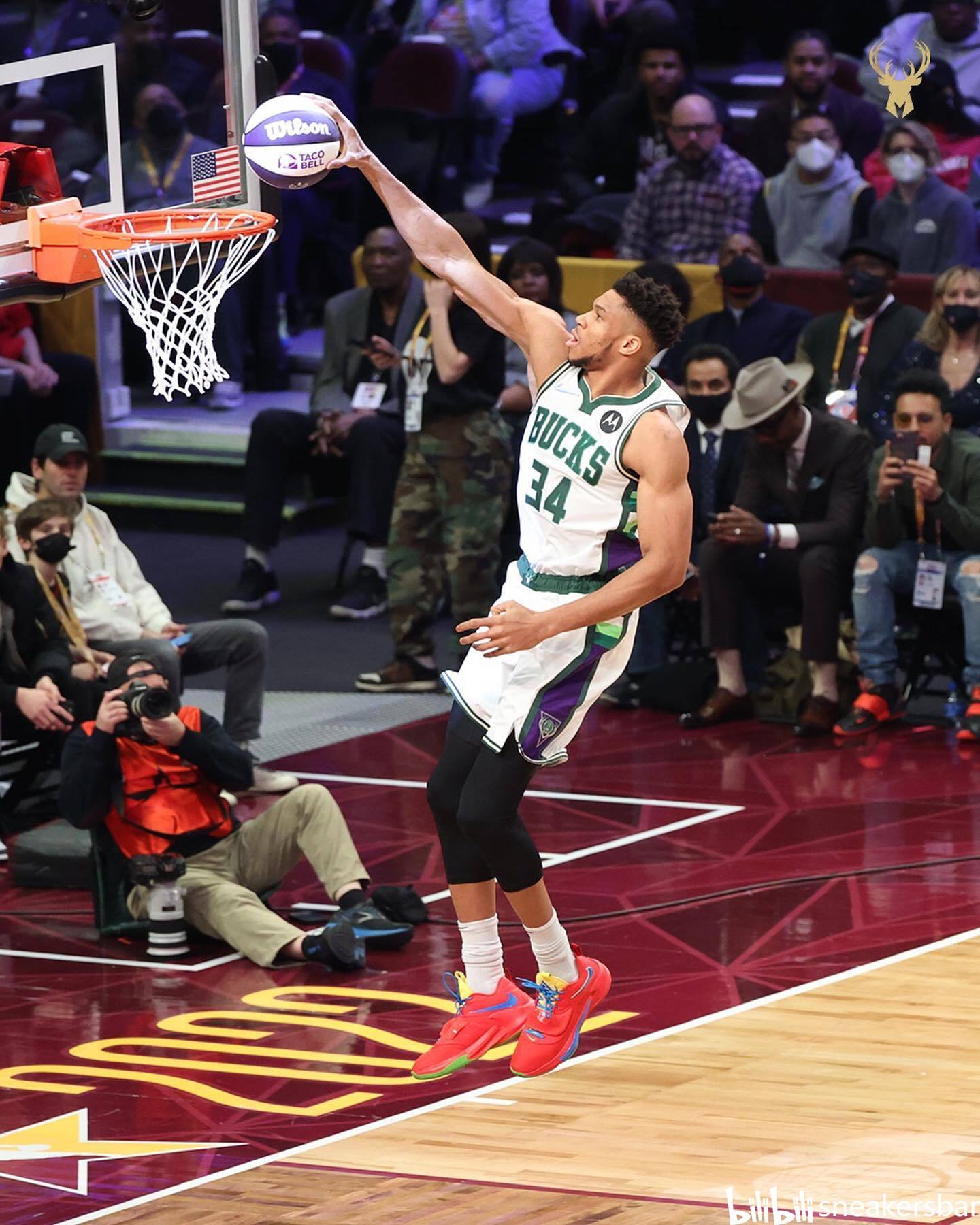 个年轻球员 个年轻球员